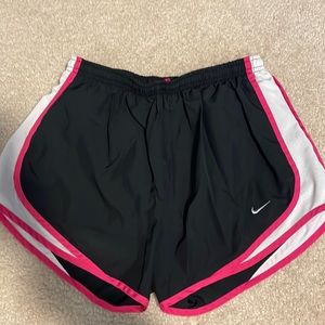 Nike Tempo Shorts - M